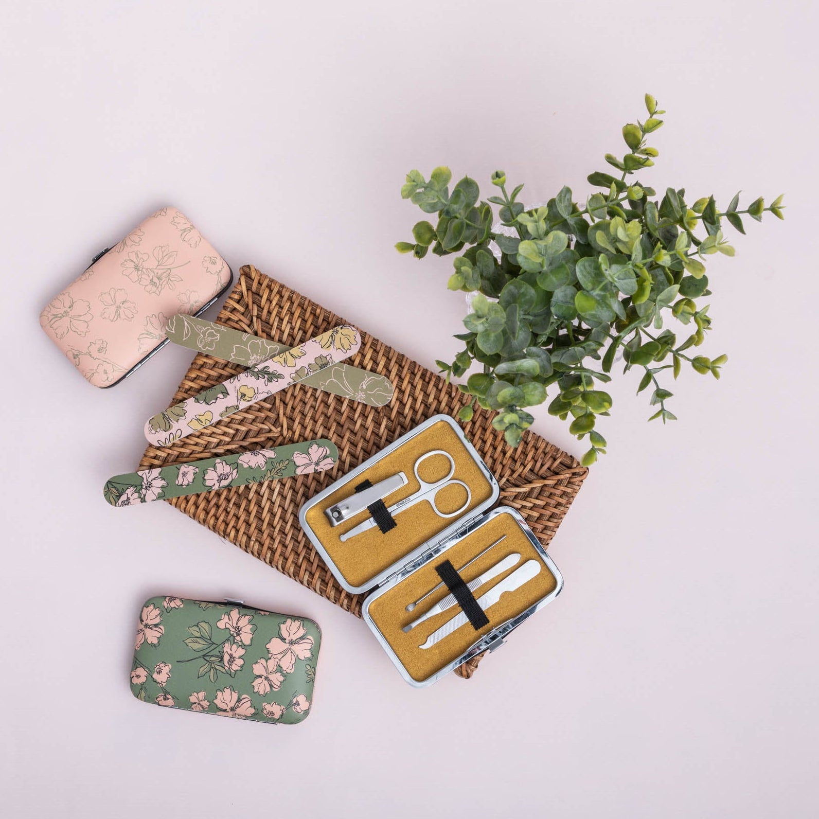 Manicure Set: Wild Blossom Olive