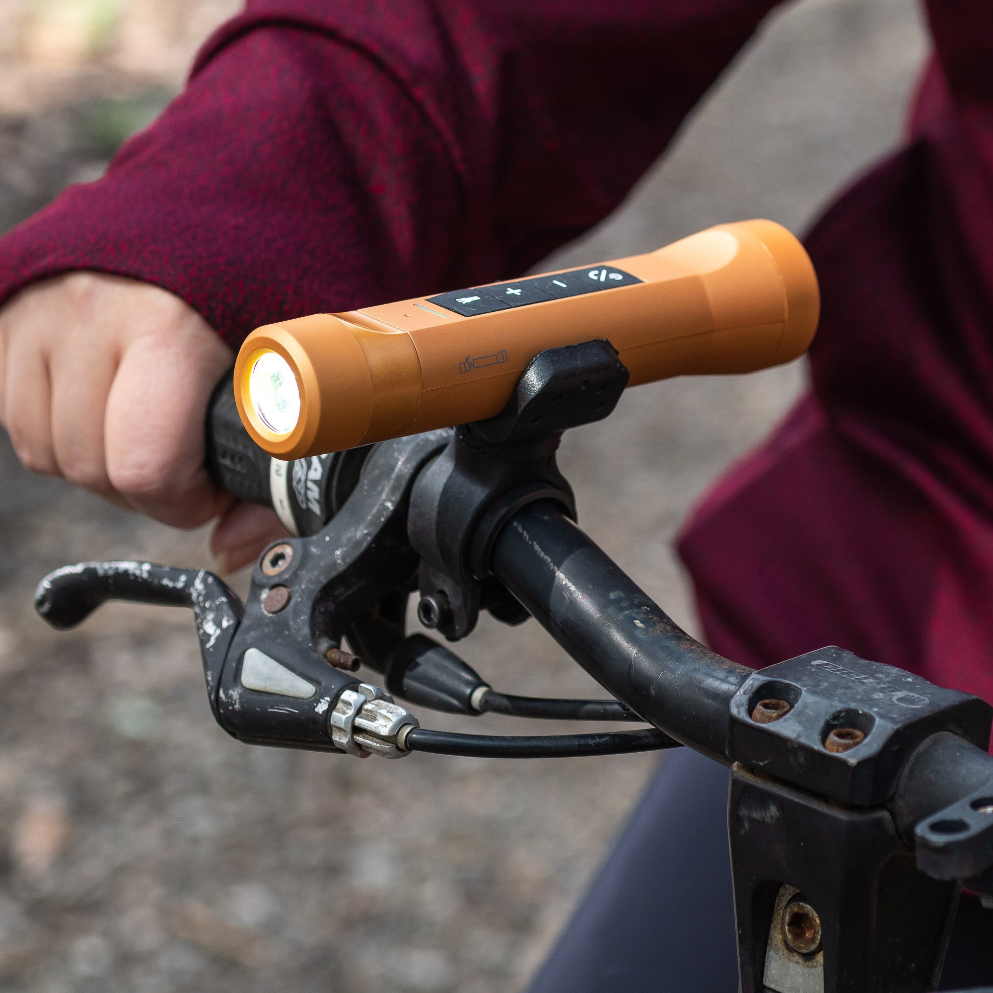 Trailblazer Flashlight & Bluetooth Speaker