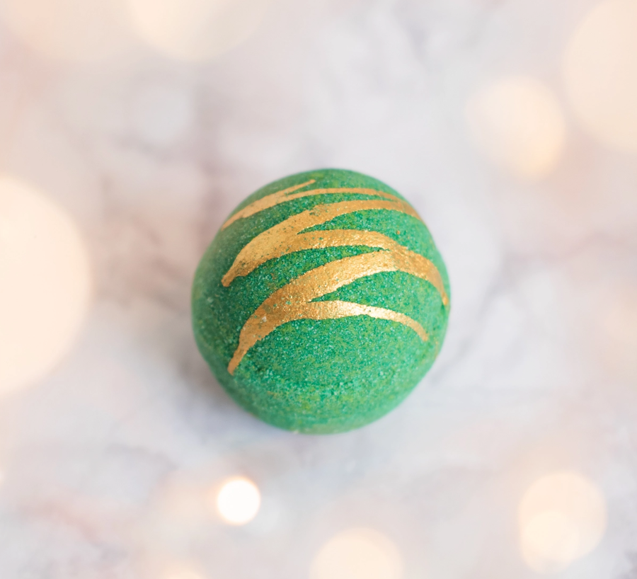 Holly Jolly Bath Bomb