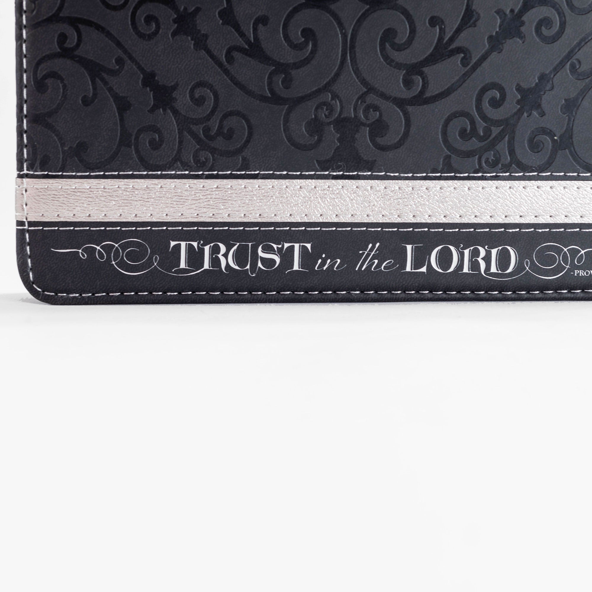 Divine Details: Zippered Journal Black And Silver - Trust In The Lord