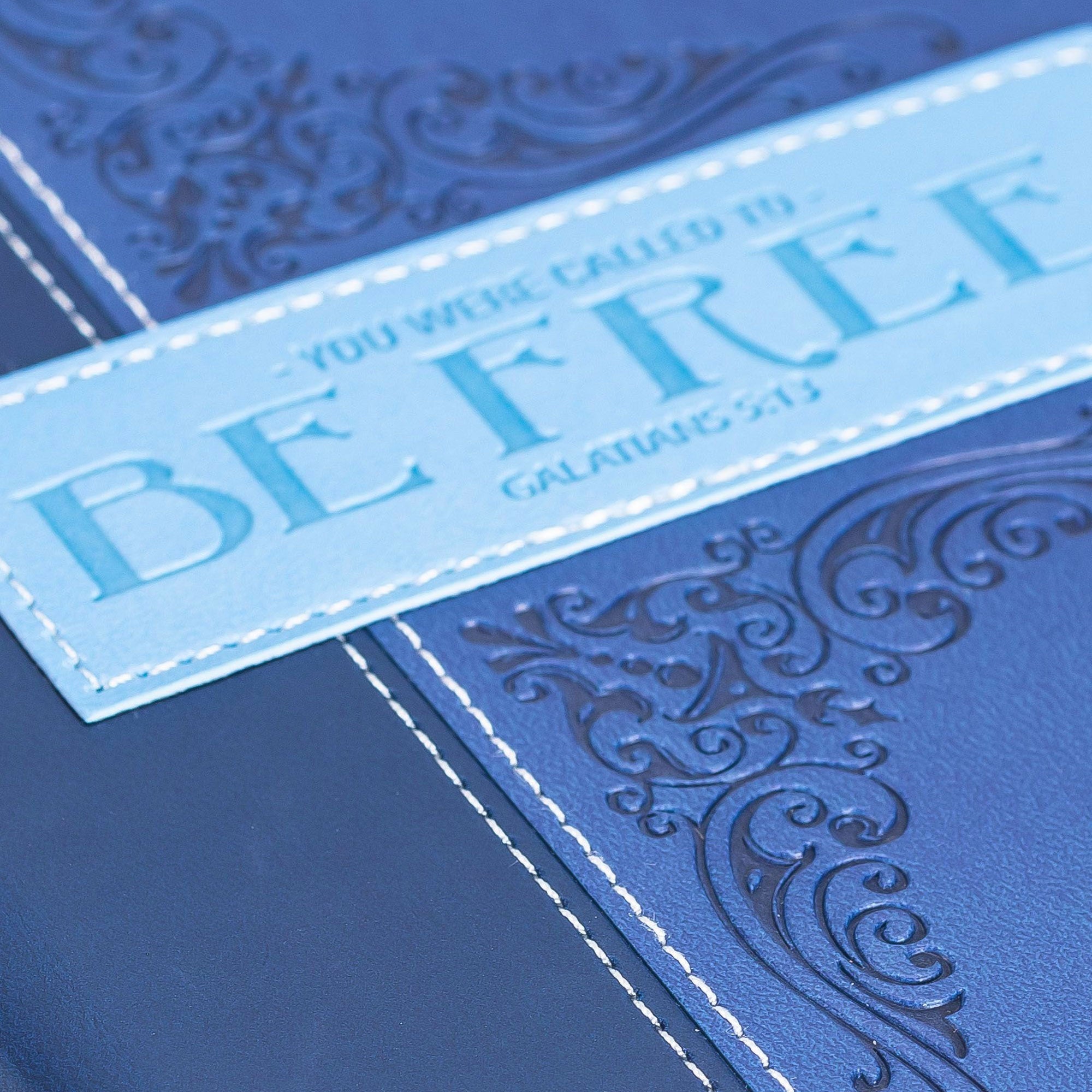Divine Details: Zippered Journal: Blue Be Free